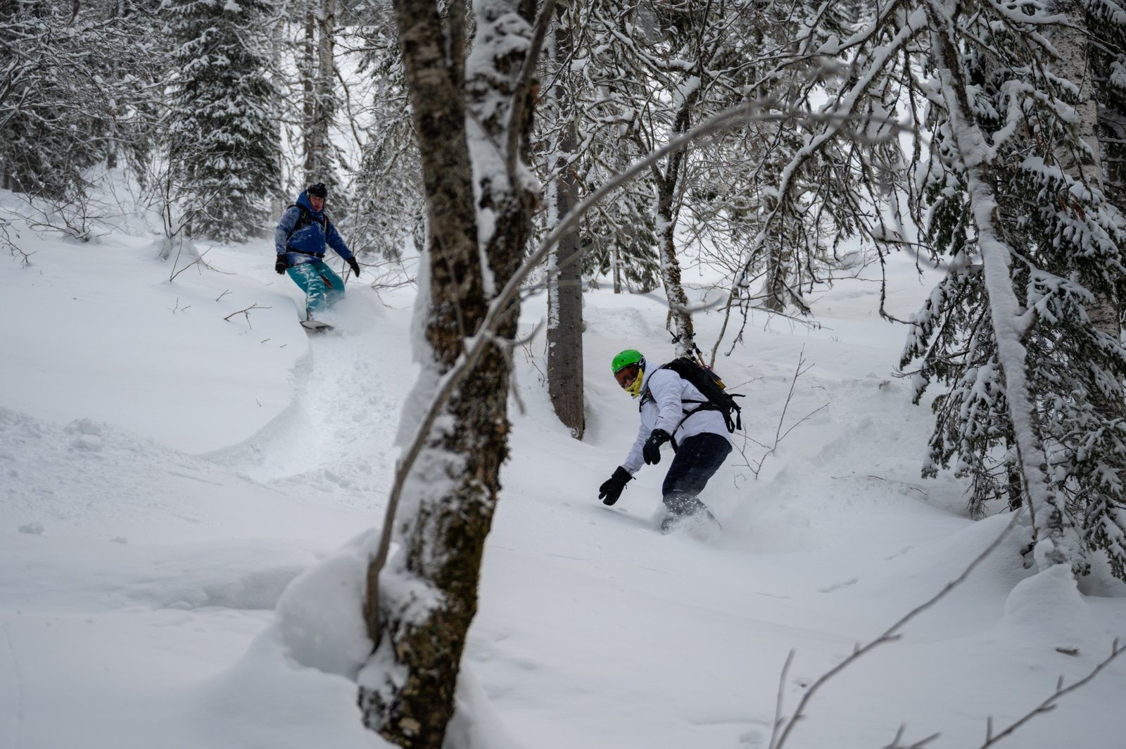 Drawing lines in Siberian powder