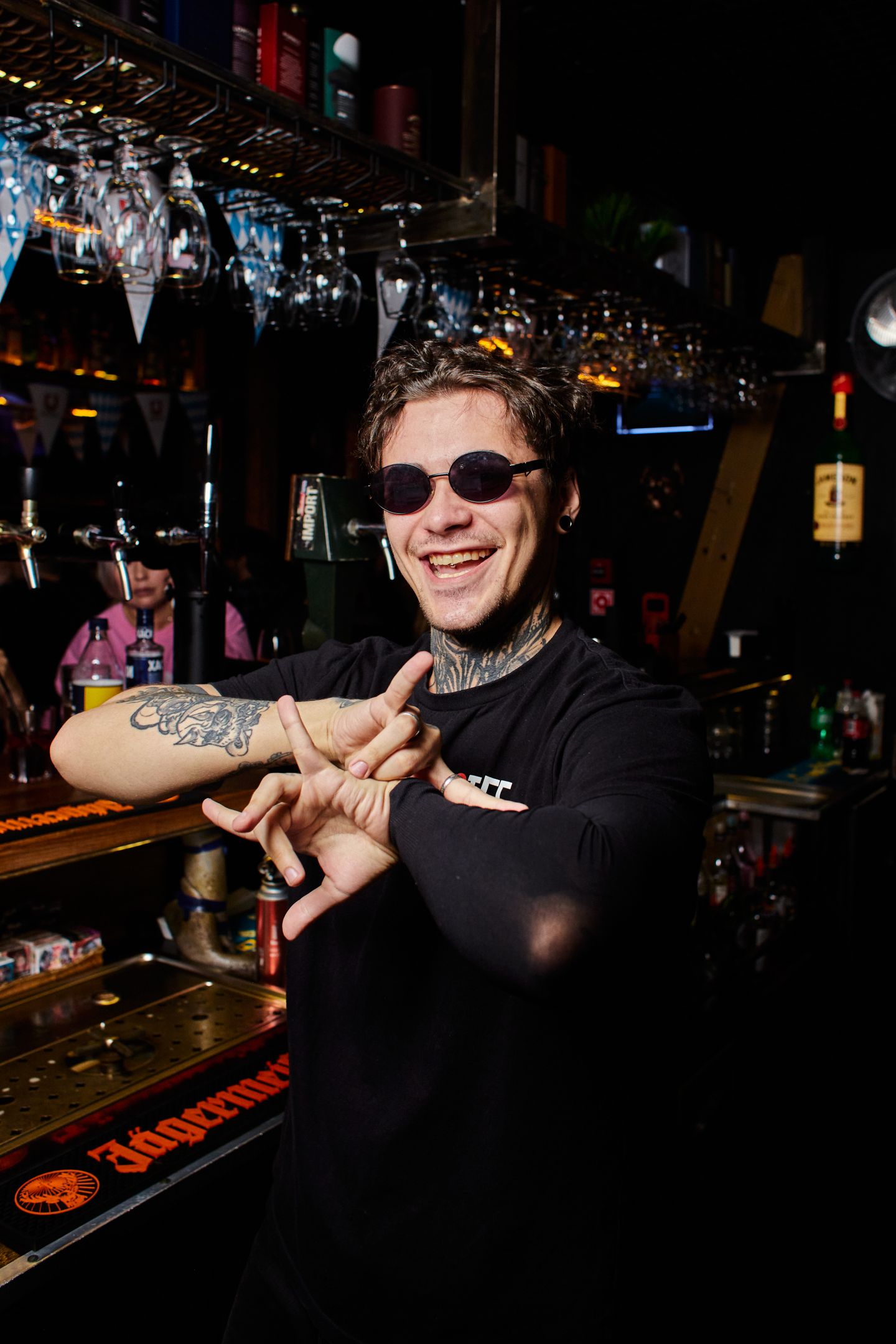 STAFF BAR