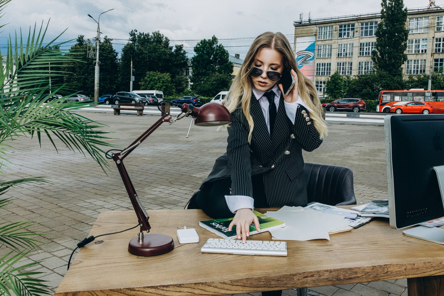 За столом на площади 05.07.26