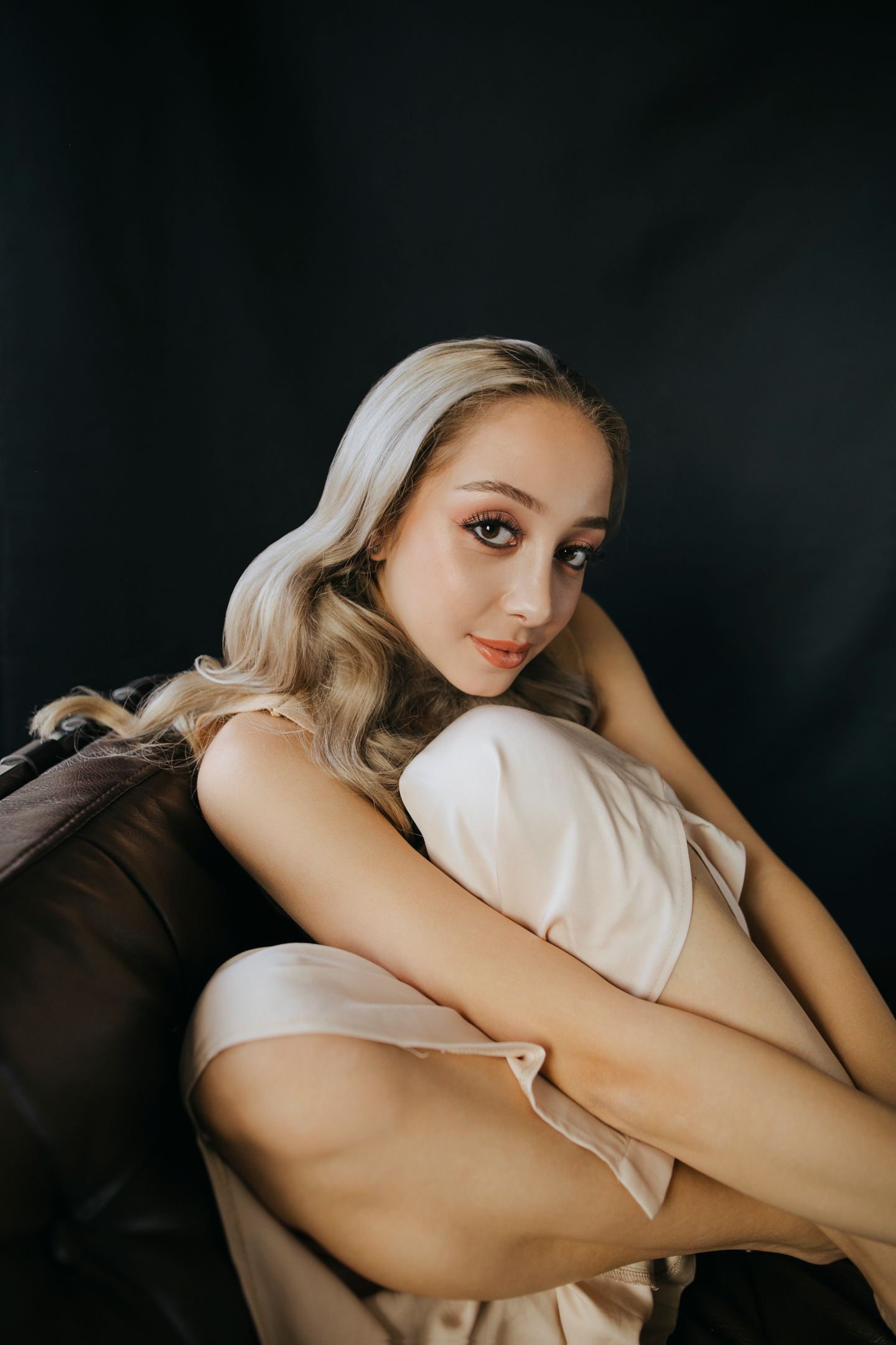 Лу