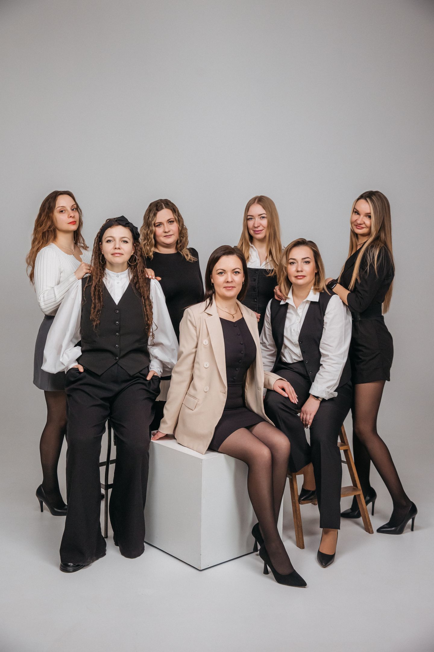 Артем и девушки