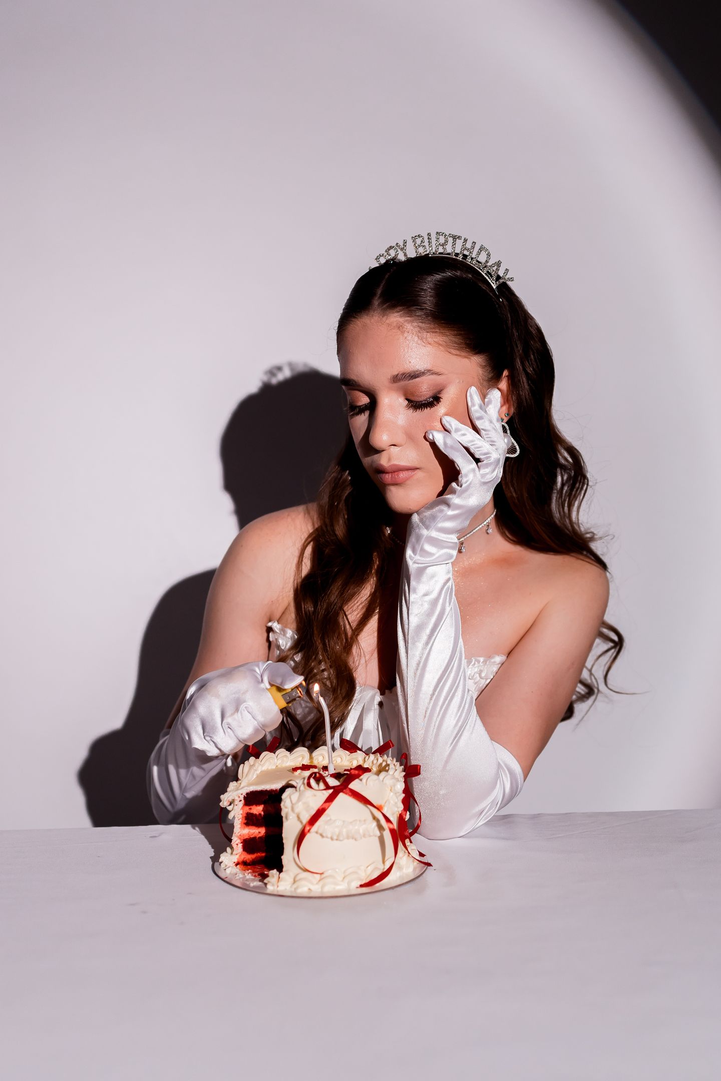 Ангелине 18 лет