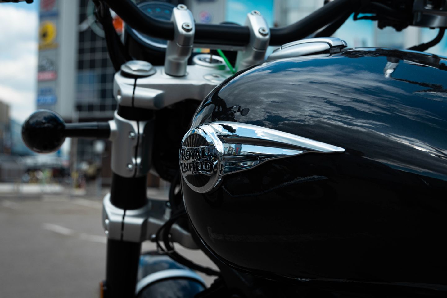 TEST DRIVE Royal Enfield - Universal Motors 2026