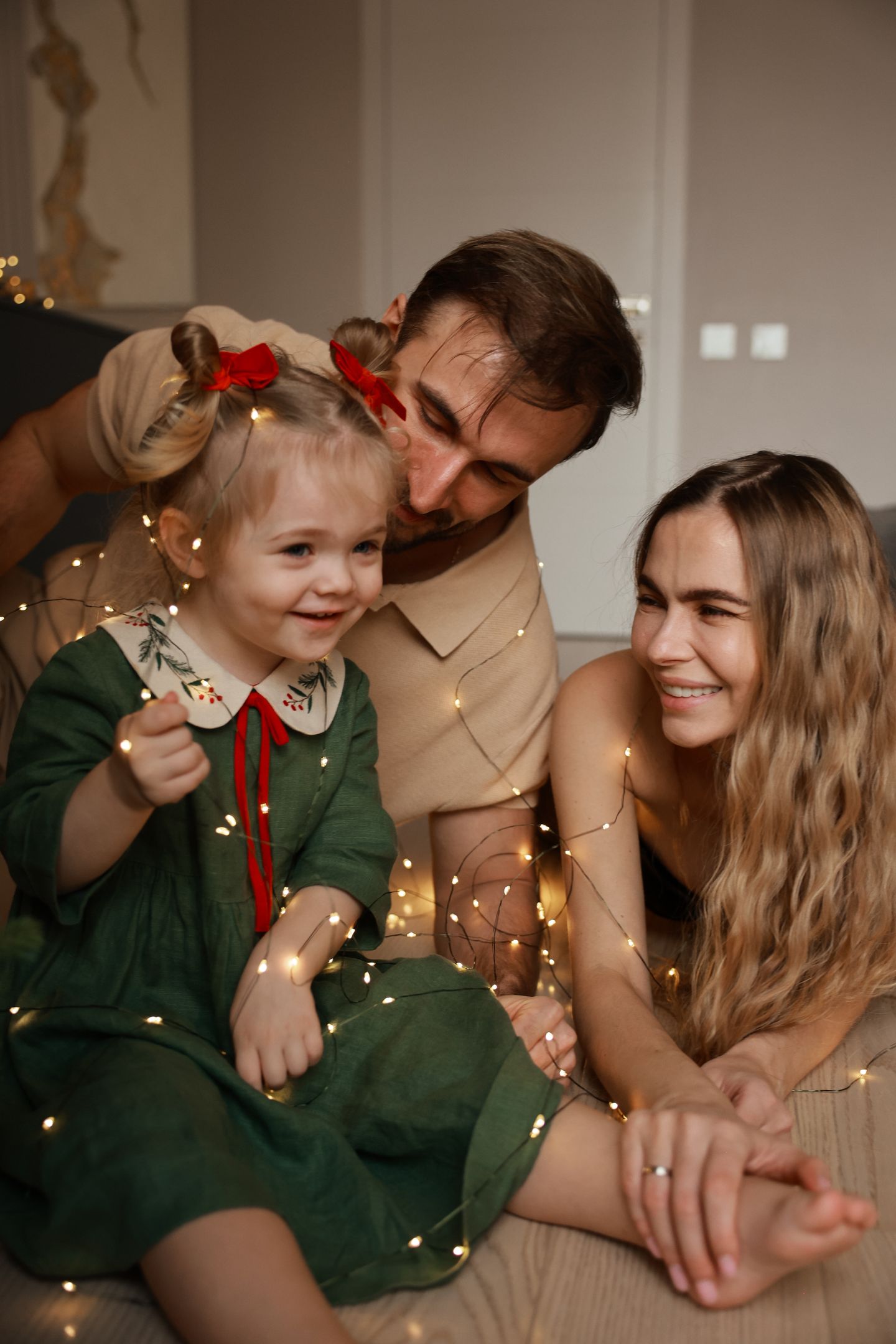 Анечка и семья  встречают Новый год
