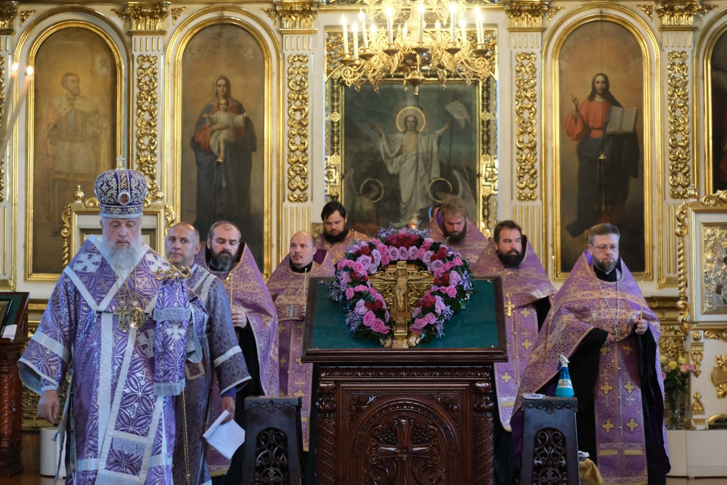 акафист Честному и Животворящему Кресту Господню